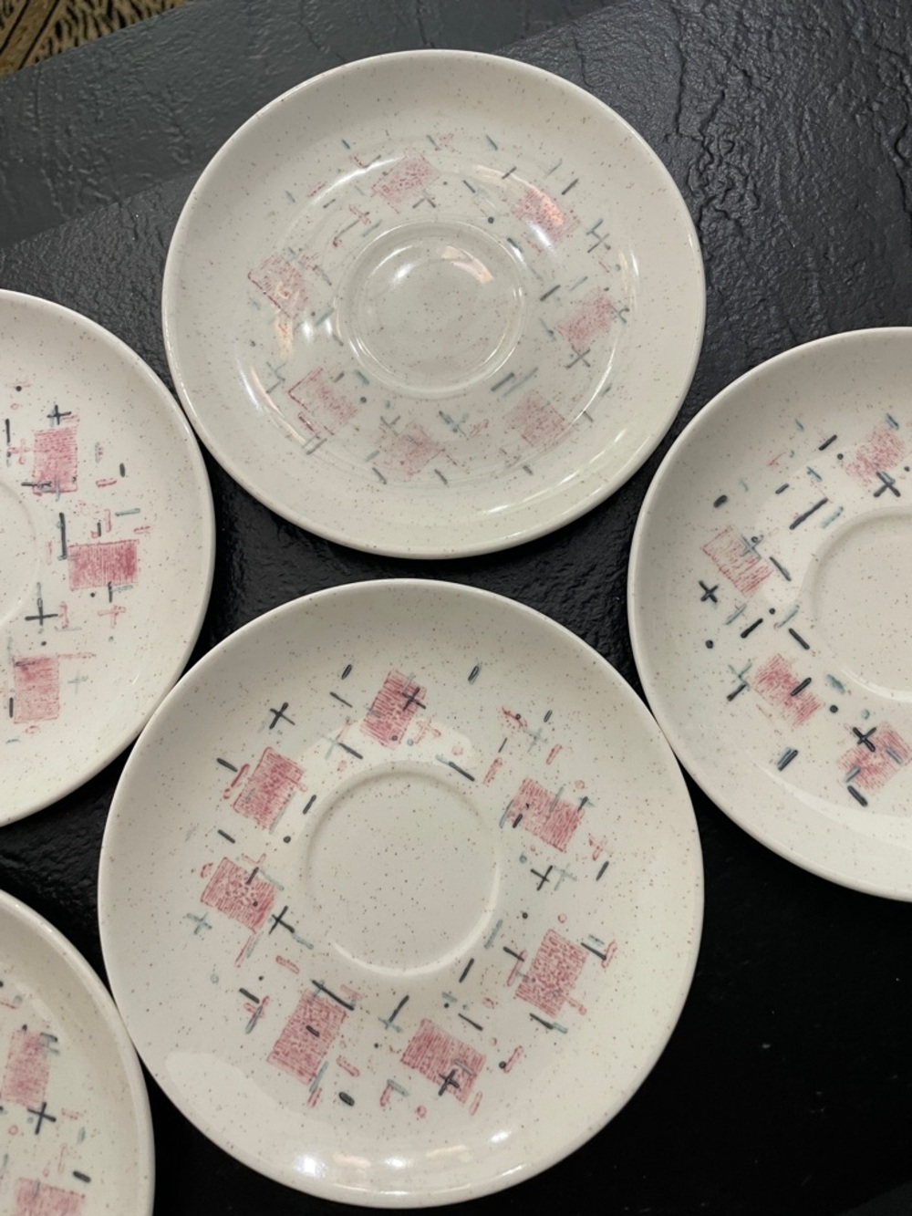 Vernon Metlox Tickled Pink Classic White Saucer Set with Pink Pattern - 5-Pack - Picture 4 of 10